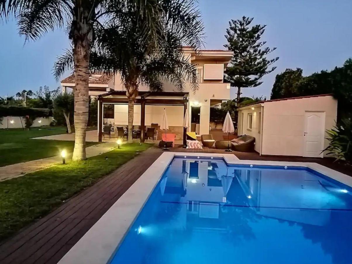 Casa Junto Al Mar Con Jardin Villa Almarda Luaran gambar